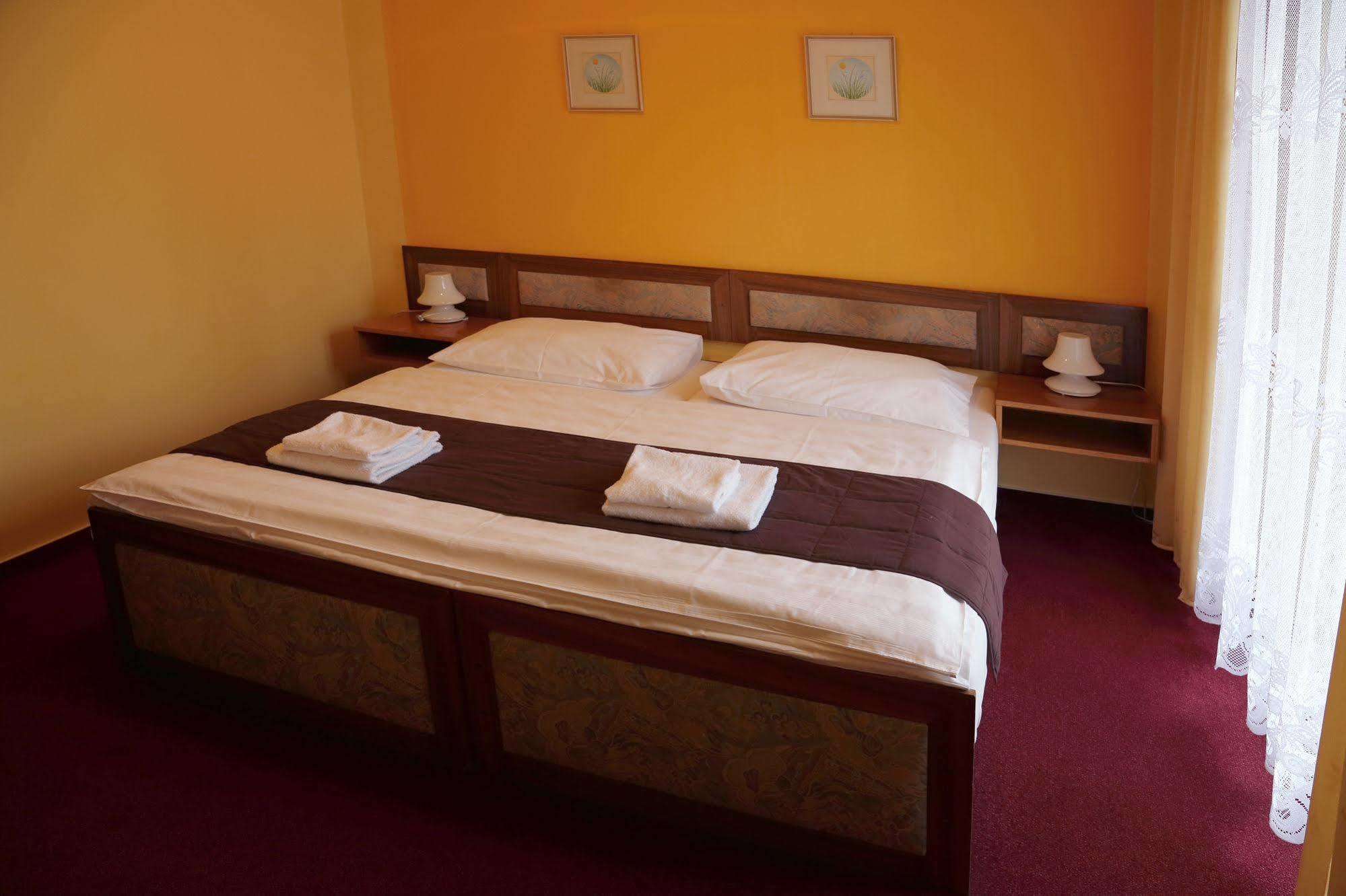 Resort Hotel Zvikov Zvíkovské Podhradí Extérieur photo